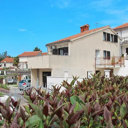 בית נופש Ada - Prc206 By Interhome *